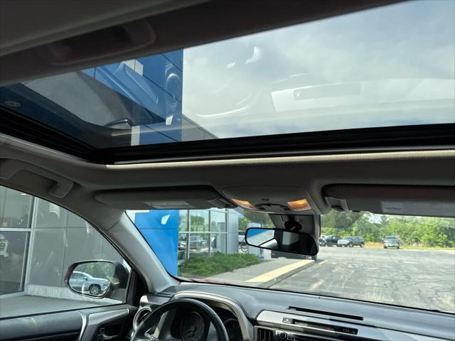 Photo of 2018 Ruby Flare Pearl Toyota RAV4