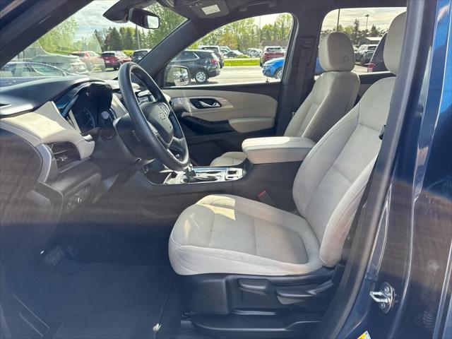 Photo of 2023 Northsky Blue Metallic Chevrolet Traverse