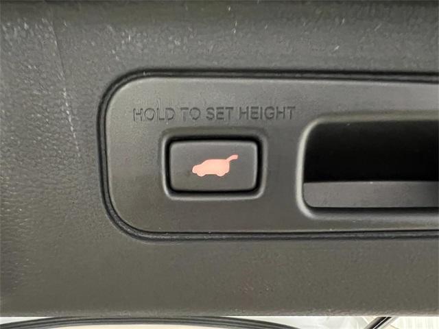Photo of 2025 Platinum White Pearl Honda Pilot
