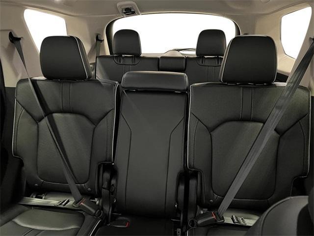 Photo of 2025 Platinum White Pearl Honda Pilot