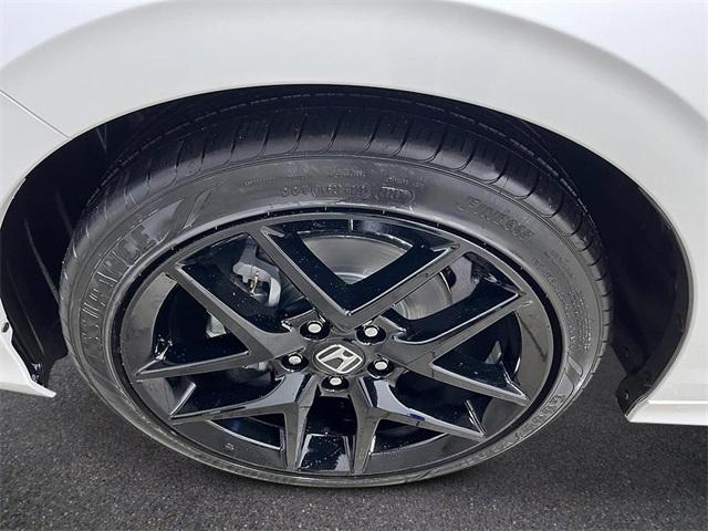 Photo of 2025 Platinum White Pearl Honda Civic Hybrid