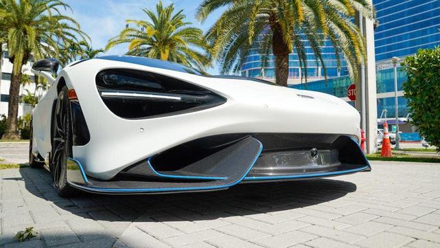 Photo of 2021 Silica White McLaren 765LT