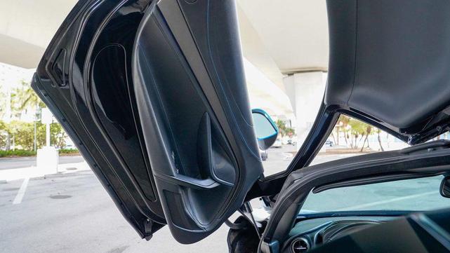 Photo of 2021 Silica White McLaren 765LT