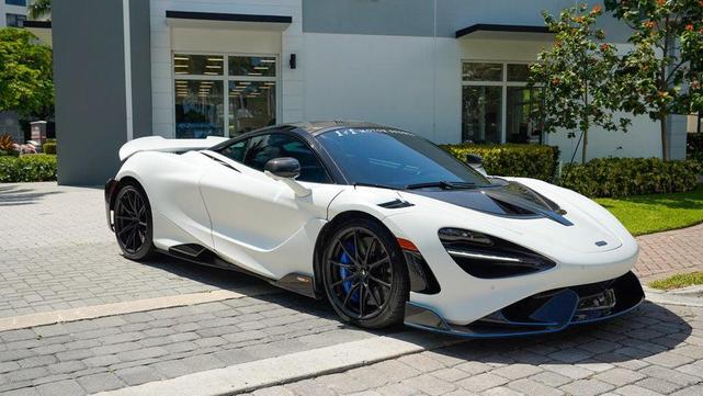 Photo of 2021 Silica White McLaren 765LT