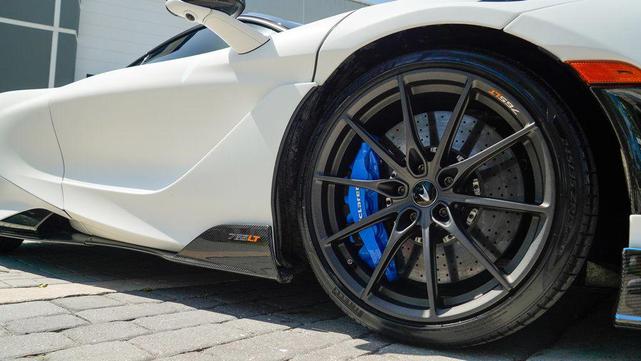 Photo of 2021 Silica White McLaren 765LT