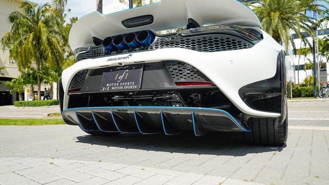 Photo of 2021 Silica White McLaren 765LT