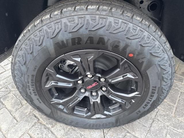 Photo of 2025 Sterling GMC Canyon