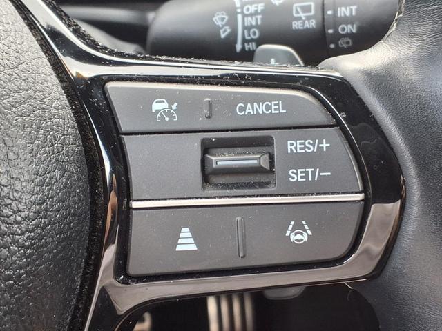 Photo of 2023 Platinum White Pearl Honda Civic