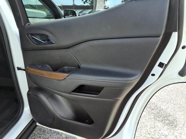 Photo of 2023 Summit White GMC Acadia