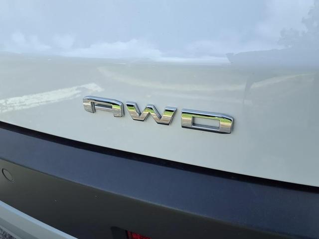 Photo of 2023 Summit White GMC Acadia