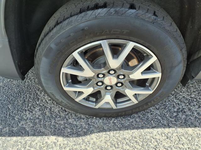 Photo of 2023 Summit White GMC Acadia