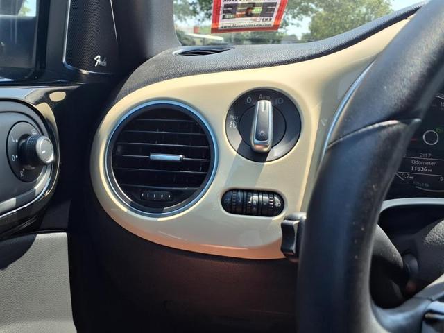 Photo of 2019 Platinum Gray Metallic w/ Brown Roof Volkswagen Beetle