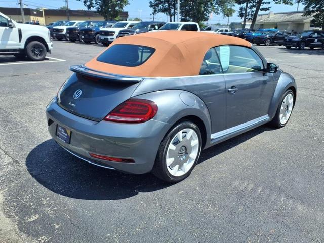 Photo of 2019 Platinum Gray Metallic w/ Brown Roof Volkswagen Beetle
