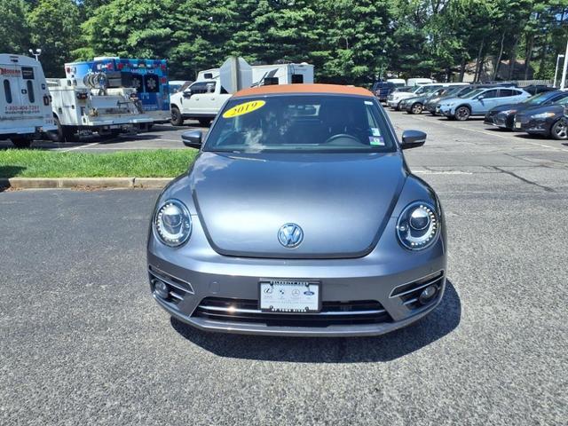 Photo of 2019 Platinum Gray Metallic w/ Brown Roof Volkswagen Beetle