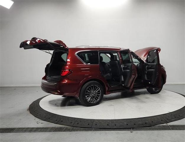Photo of 2022 Coulis Red INFINITI QX80