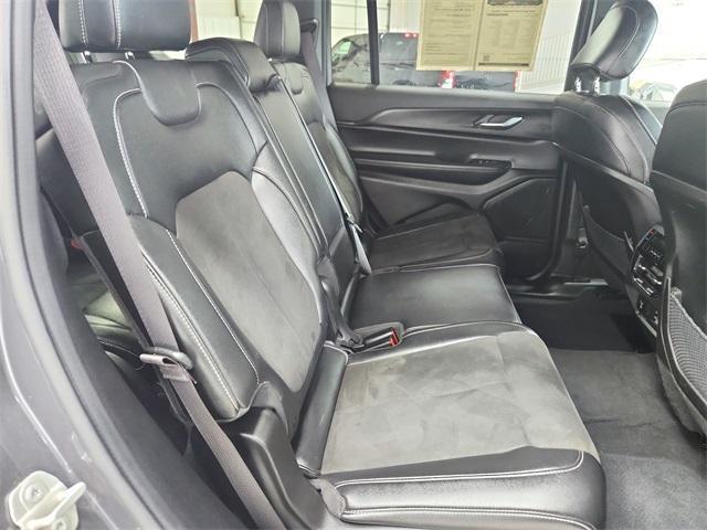 Photo of 2024 Metallic Jeep Grand Cherokee L