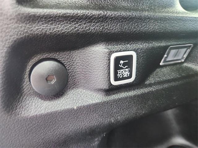 Photo of 2024 Metallic Jeep Grand Cherokee L
