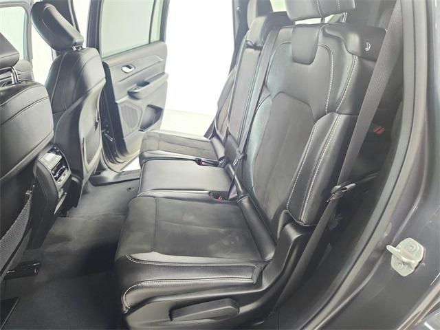 Photo of 2024 Metallic Jeep Grand Cherokee L