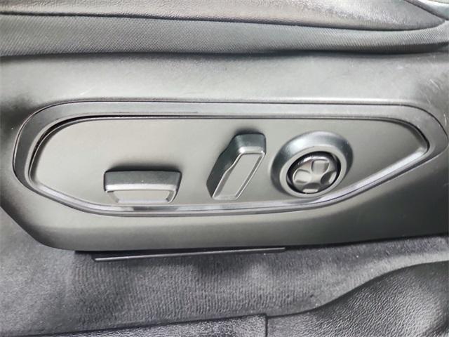 Photo of 2024 Metallic Jeep Grand Cherokee L