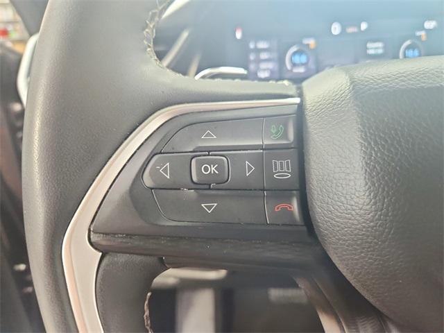 Photo of 2024 Metallic Jeep Grand Cherokee L