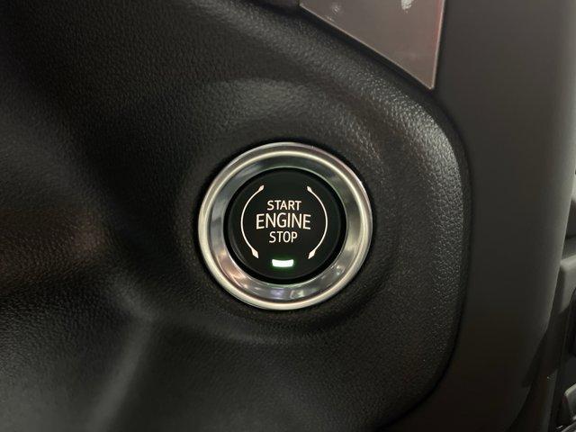 Photo of 2025 Summit White GMC Sierra 1500
