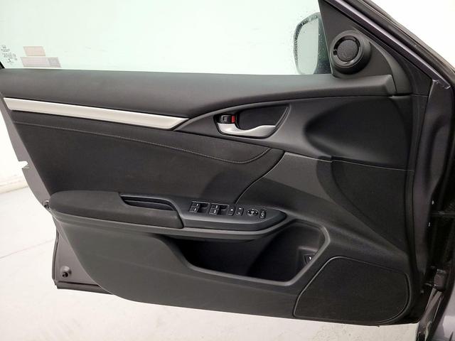 Photo of 2018 Gray Honda Civic
