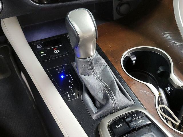 Photo of 2017 Silver Lexus RX 350
