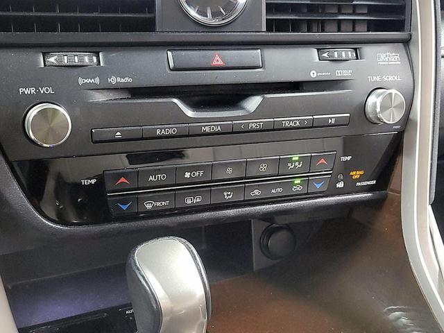 Photo of 2017 Silver Lexus RX 350