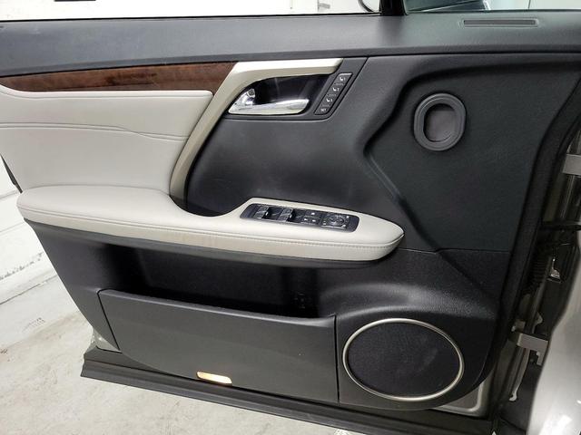 Photo of 2017 Silver Lexus RX 350