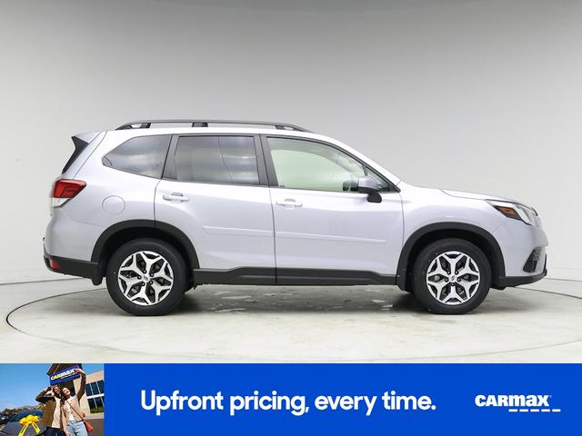 Photo of 2022 Silver Subaru Forester