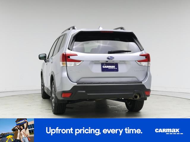 Photo of 2022 Silver Subaru Forester
