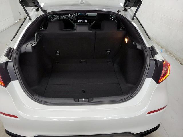 Photo of 2022 White Honda Civic