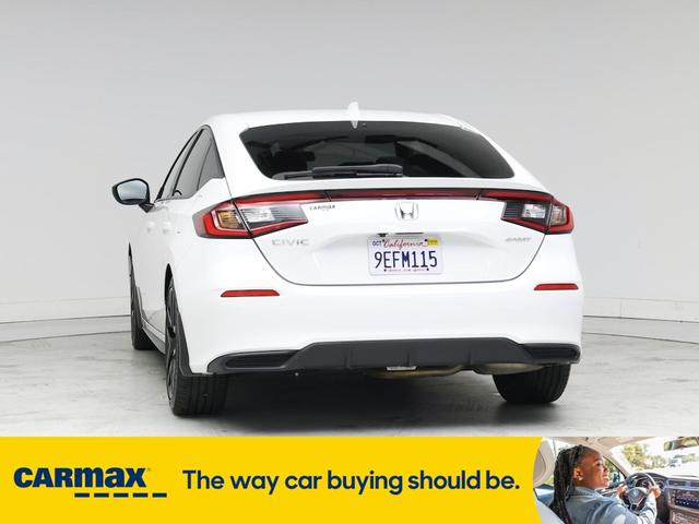Photo of 2022 White Honda Civic