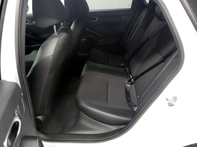 Photo of 2022 White Honda Civic