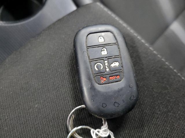 Photo of 2022 White Honda Civic
