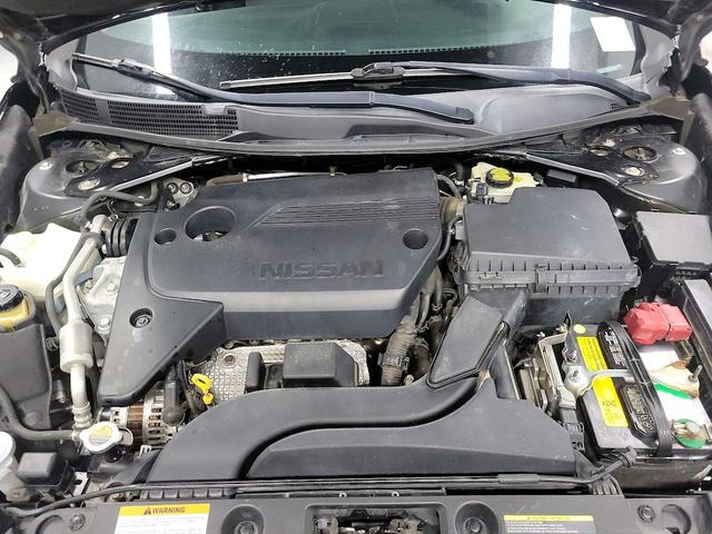 Photo of 2017 Black Nissan Altima