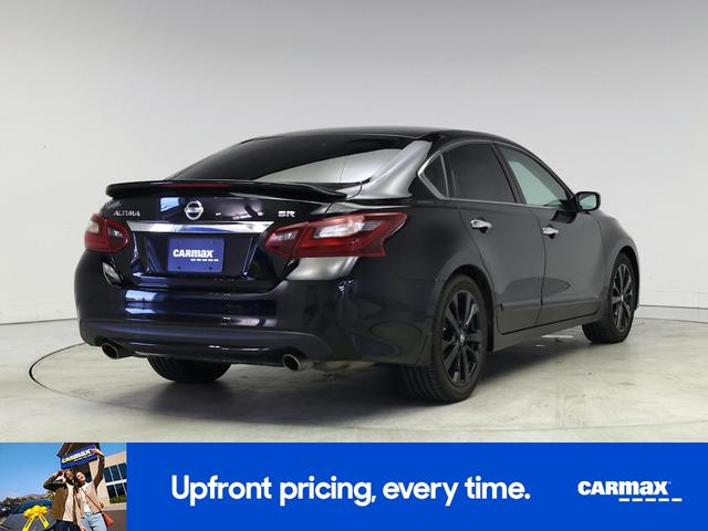 Photo of 2017 Black Nissan Altima