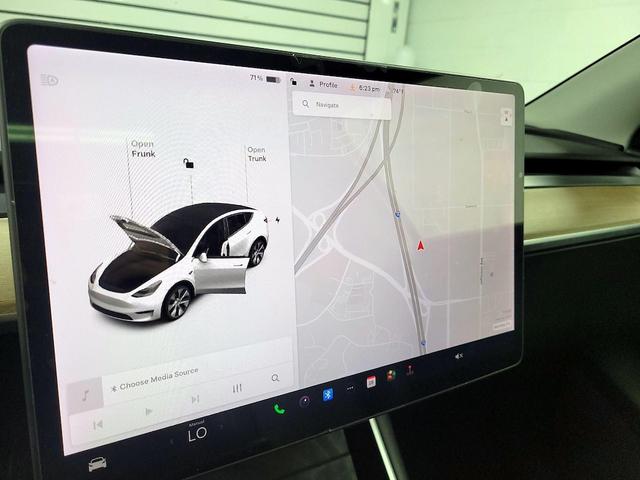 Photo of 2021 White Tesla Model Y