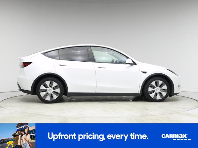 Photo of 2021 White Tesla Model Y