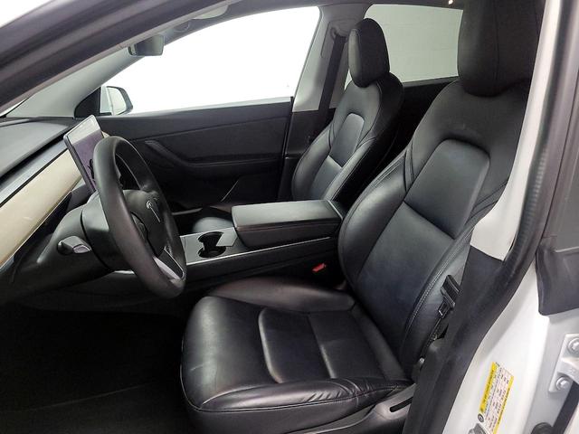 Photo of 2021 White Tesla Model Y