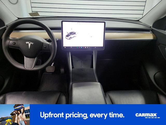 Photo of 2021 White Tesla Model Y
