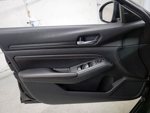 Photo of 2021 Black Nissan Altima