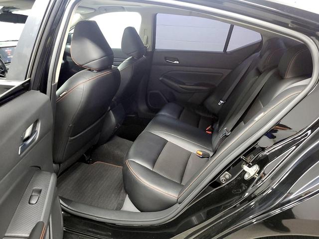 Photo of 2021 Black Nissan Altima