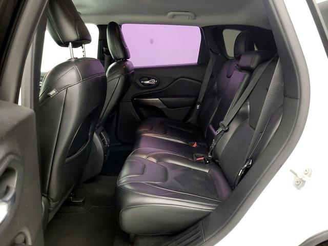 Photo of 2019 White Jeep Cherokee
