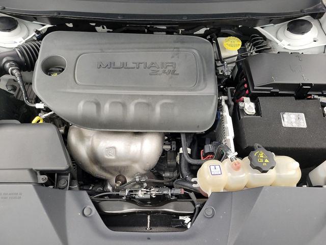 Photo of 2019 White Jeep Cherokee