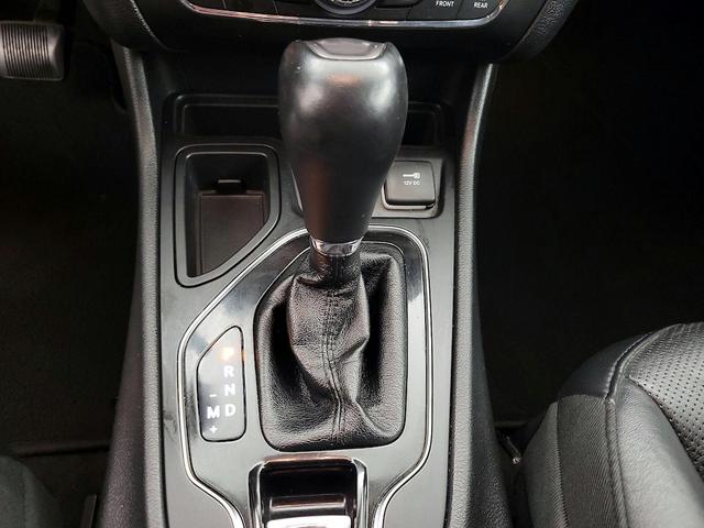 Photo of 2019 White Jeep Cherokee