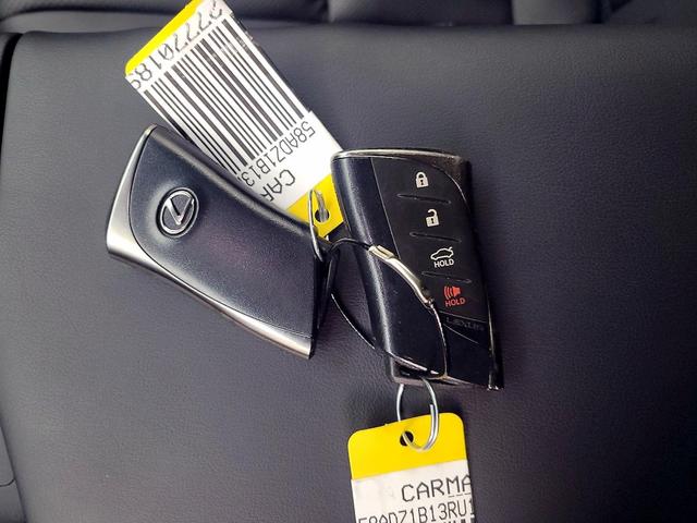 Photo of 2024 Black Lexus ES 350