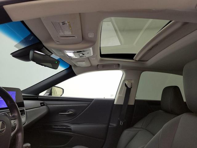Photo of 2024 Black Lexus ES 350