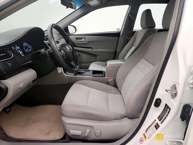 Photo of 2017 White Toyota Camry