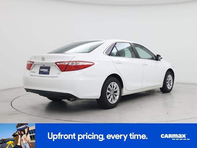Photo of 2017 White Toyota Camry